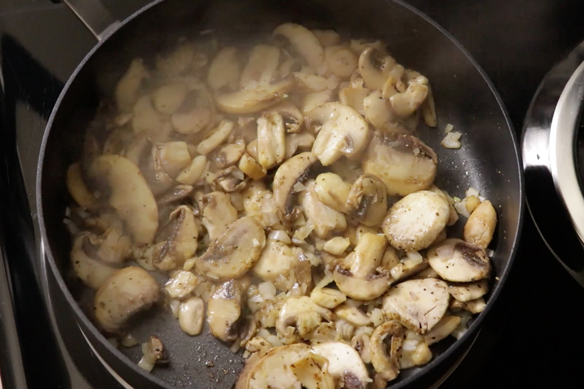 cooking mushrooms in cast iron pan